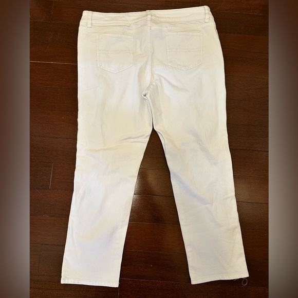 New York and Company SOHO White Boyfriend Jeans - Picture 2 of 3